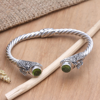 Peridot-Manschettenarmband - Manschettenarmband aus Peridot und Sterlingsilber aus Bali