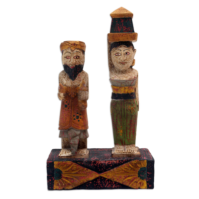 Estatuilla de madera, 'Sulinggih' - Estatuilla de madera de Albesia tallada a mano