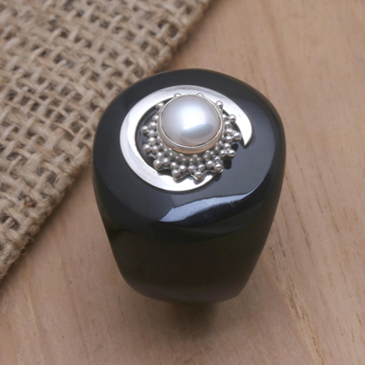 anillo de sello con perlas cultivadas - Anillo de sello de resina negra y perlas cultivadas