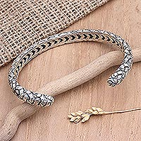 Pulsera de puño de plata de ley, 'Textura de serpiente' - Pulsera de puño de plata de ley inspirada en la serpiente balinesa