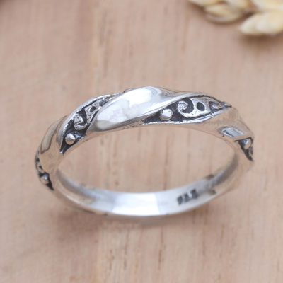 Sterling silver band ring, 'Sublime Balance' - Handmade Balinese Sterling Silver Ring