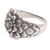 Gewölbter Ring aus Sterlingsilber - Gewölbter Ring aus Sterlingsilber mit Blumenmotiv