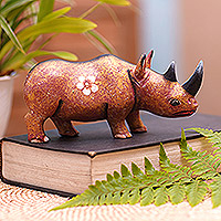 Estatuilla de madera, 'Rinoceronte cornudo' - Estatuilla de rinoceronte de madera de Suar con acento floral