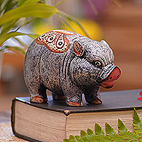 Estatuilla de madera, 'Chubby Swine' - Estatuilla de cerdo de madera de Suar tallada a mano