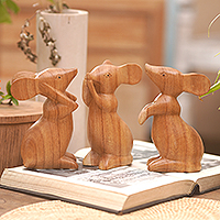 Holzskulpturen, „Mäusetrio“ (3er-Set) – Von Handwerkern gefertigte Mäuseskulpturen (3er-Set)