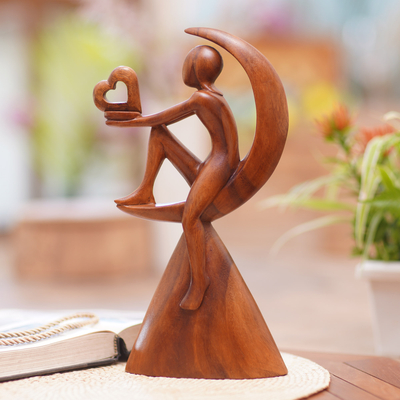 Escultura de madera - Escultura de Figura de Madera de Suar con Motivo de Corazón