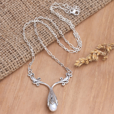 Cultured pearl pendant necklace, 'Glorious Queen' - Sterling Silver Cultured Pearl Pendant Necklace from Bali