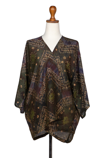 Kimono-Jacke aus gebatikter Seide, 'Sophisticated Spring'. - Handgewebte Kimono-Jacke aus thailändischer Seide mit Batik-Jumputan-Motiven