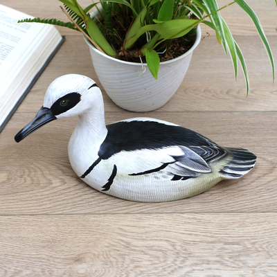 Wood statuette, 'White Smew' - Hand-Painted Suar Wood Duck Statuette