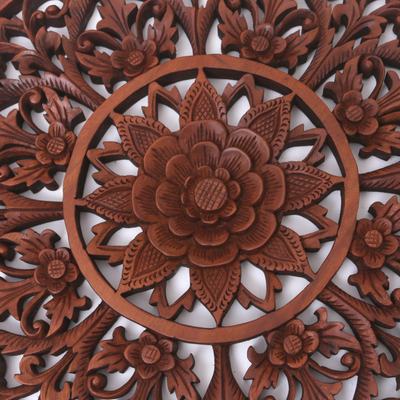 Reliefplatte aus Holz - Balinesische Reliefplatte aus geschnitztem Holz mit Blumenmotiv