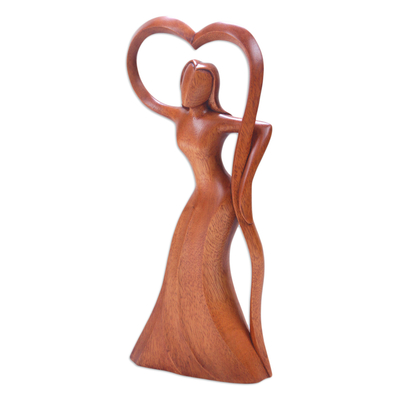 estatuilla de madera - Estatuilla de madera de mujer abstracta tallada a mano en Indonesia