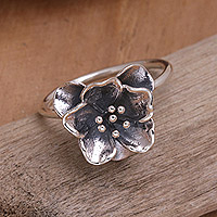 Sterling silver cocktail ring, 'Floral Blossom' - Flower-shaped Sterling Silver Cocktail Ring from Indonesia