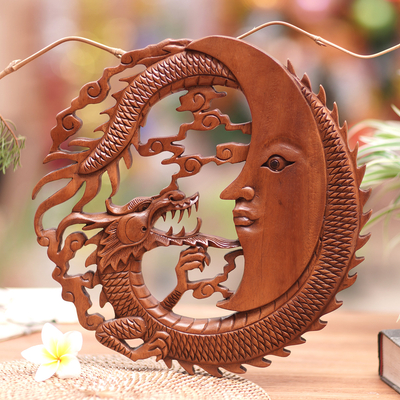 Panel en relieve de madera - Panel en relieve de madera de dragón y luna tallado a mano en Bali