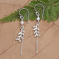 Pendientes colgantes de perlas cultivadas, 'Live by the Leaf' - Pendientes colgantes de plata de ley y perlas cultivadas grises