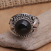 Onyx cocktail ring, 'Majestic Vitality'