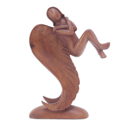 Holzskulptur - Braune Skulptur aus Suar-Holz mit handgeschnitztem Engel