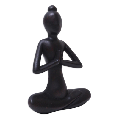 Escultura de madera - Escultura de Yoga en Madera de Suar Tallada a Mano en Tono Oscuro