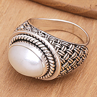 Cultured pearl cocktail ring, 'White Wave' - Sterling Silver Cocktail Ring with Cream Cultured Pearl