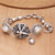 pulsera con colgante de perlas cultivadas - Brazalete con colgante de perlas cultivadas de libélula de Bali