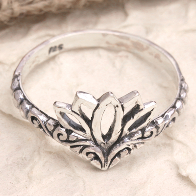Anillo de banda de plata esterlina - Anillo de plata de ley balinés con motivo de flor de loto