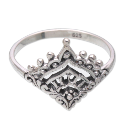 Sterling silver cocktail ring, 'Dazzling Empress' - Sterling Silver Cocktail Ring with Crown Design from Bali