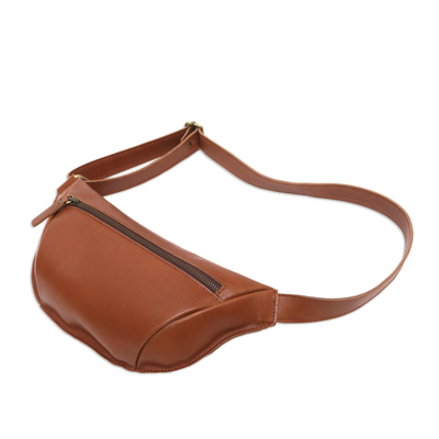 Leder-Hüfttasche, „Travel Bound“ – Braune Unisex-Hüfttasche aus Leder mit verstellbarem Riemen