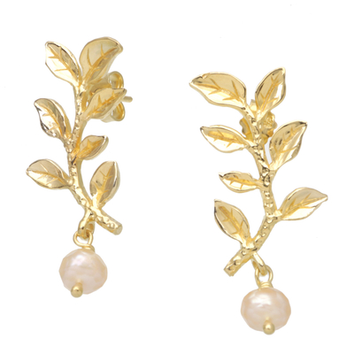 Ohrhänger aus vergoldeten Zuchtperlen - 18 Karat vergoldete Ohrhänger mit Olivenblättern und Perlen
