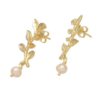 Pendientes colgantes de perlas cultivadas chapadas en oro - Aretes Colgantes Chapados en Oro de 18k con Hojas de Olivo y Perlas