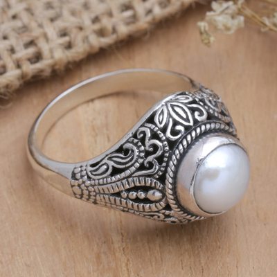 Cultured pearl cocktail ring, 'Pearly Charm' - Balinese Sterling Silver Cocktail Ring with Grey Pearl