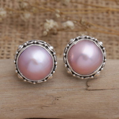 Knopfohrringe aus Zuchtperlen - Balinesische Knopfohrringe aus Sterlingsilber mit rosa Perlen