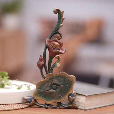 Reliefplatte aus Holz - Balinesische handgeschnitzte Holzreliefplatte mit Blumen und Blättern