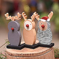 Wood statuettes, 'Merry Friendship' (set of 3) - Set of 3 Handcrafted Deer Statuettes with colourful Motifs