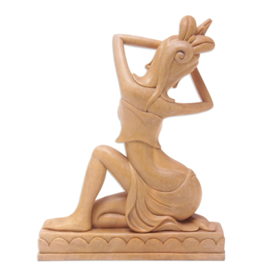 Escultura de madera - Escultura de madera de cocodrilo hindú tallada a mano de una mujer rezando