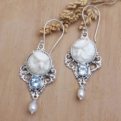 Pendientes colgantes de topacio azul y perlas cultivadas - Aretes colgantes de búho con perlas cultivadas y gemas de topacio azul