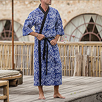 Men's cotton batik robe, 'Indigo Sea' - Handcrafted Cotton Robe with Indigo Batik Pattern