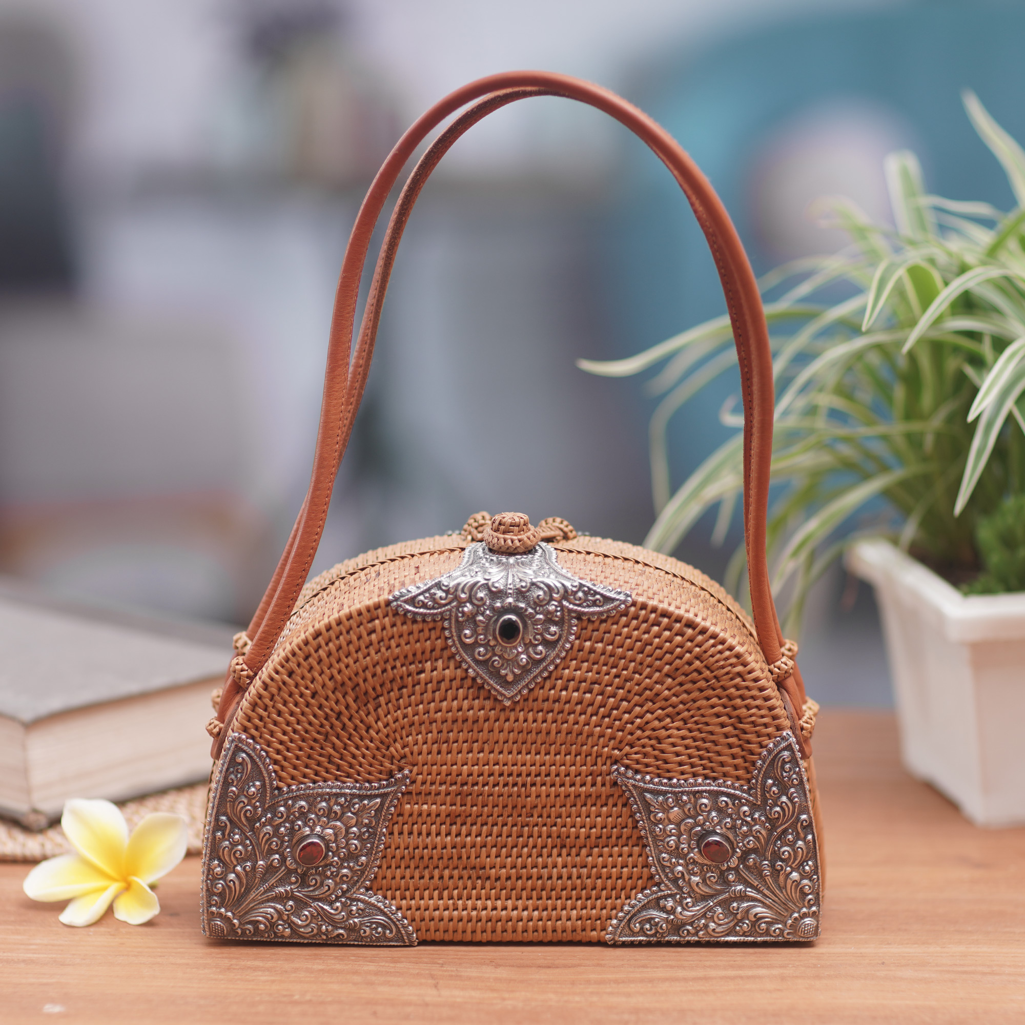 2022 New Design Trends Fashion Ladies Hand Bags Designer Purse PU Leather  Chain Shoulder Handbags Character Printed Women Bags - China 2022 and New  Design price | Made-in-China.com