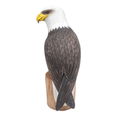 Escultura de madera - Escultura de águila en madera de suar y teca tallada a mano en Indonesia