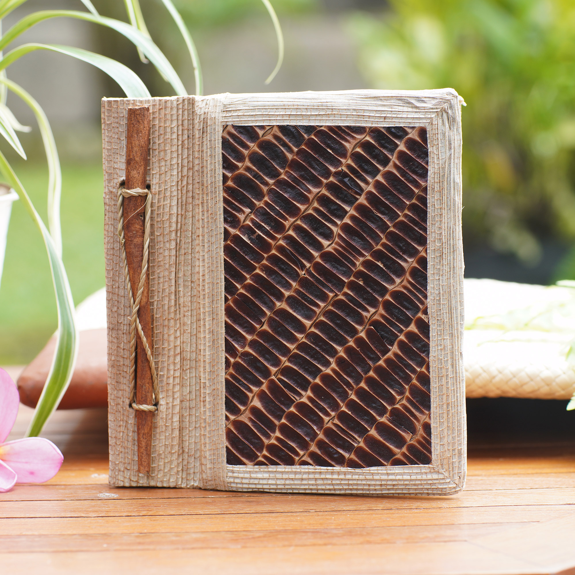 Paper Photo Frame 4x6 Kraft Paper Picture Frames 10 PCS DIY Cardboard Photo  Frames with Wood Clips and Jute Twine (4X6 Inch 10 PCS, 10 Colors)