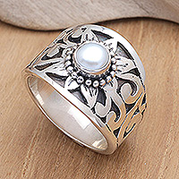 Einzelstein-Ring aus Zuchtperlen, „Dame des Gartens“ – Einzelstein-Ring aus Zuchtperlen mit Blumenmuster, hergestellt in Java