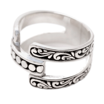 Sterling silver band ring, 'Armadillo Heaven' - Polished Armadillo-Themed Sterling Silver Band Ring