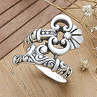 Sterling silver cocktail ring, 'Key to the World' - Traditional Balinese Sterling Silver Cocktail Ring