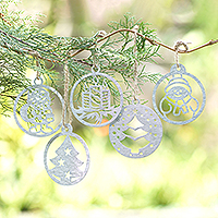 Handgefertigte Ornamente, „Christmas Memories“ (5er-Set) – Set mit 5 handgefertigten silberfarbenen Weihnachtsornamenten