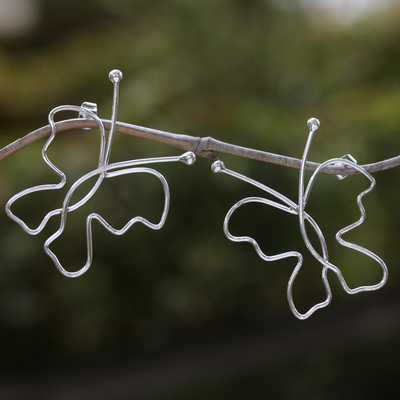 Tropfenohrringe aus Sterlingsilber, „Silhouetten der Hoffnung“ – Schmetterlingsförmige Tropfenohrringe aus Sterlingsilber aus Bali