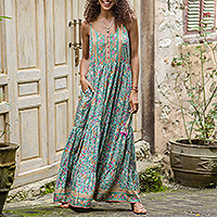 Vestido largo de batik de rayón, 'Mint Garden' - Vestido largo de batik de rayón con estampado floral de menta Hecho en Bali
