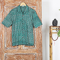 Men's batik cotton shirt, 'Viridian Gallant' - Geometric Batik Cotton Shirt in Green and Black Hues