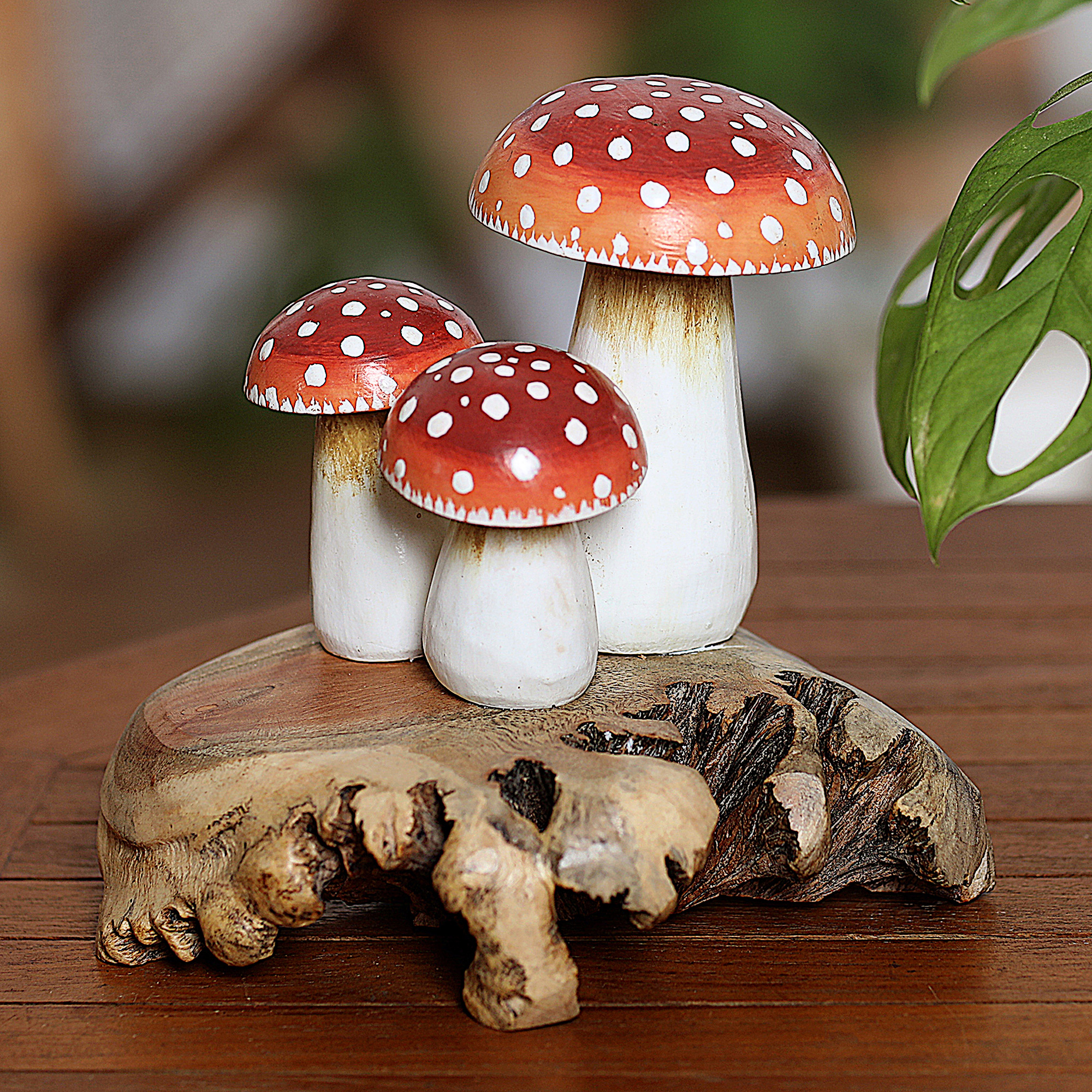 Hand-Painted Jempinis and Benalu Wood Sculpture of Mushrooms