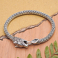 Men's sterling silver chain pendant bracelet, 'Wolf Glory' - Men's Wolf-Themed Sterling Silver Chain Pendant Bracelet