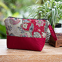 Neceser de algodón batik, 'Flowering Red' - Neceser de algodón hecho a mano en rojo con estampado batik