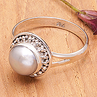 Cultured pearl cocktail ring, 'Pearly Ocean' - Sterling Silver Cocktail Ring with Grey Cultured Pearl