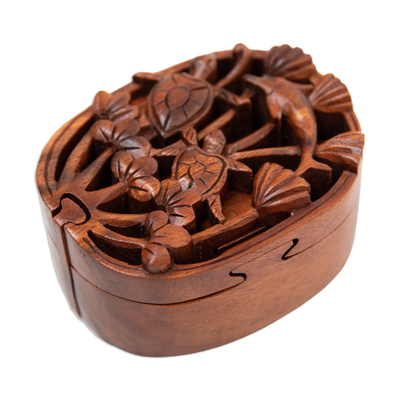 Caja de rompecabezas de madera, 'Océano Oculto' - Caja de rompecabezas de madera de suar marrón con temática marina hecha a mano en Bali